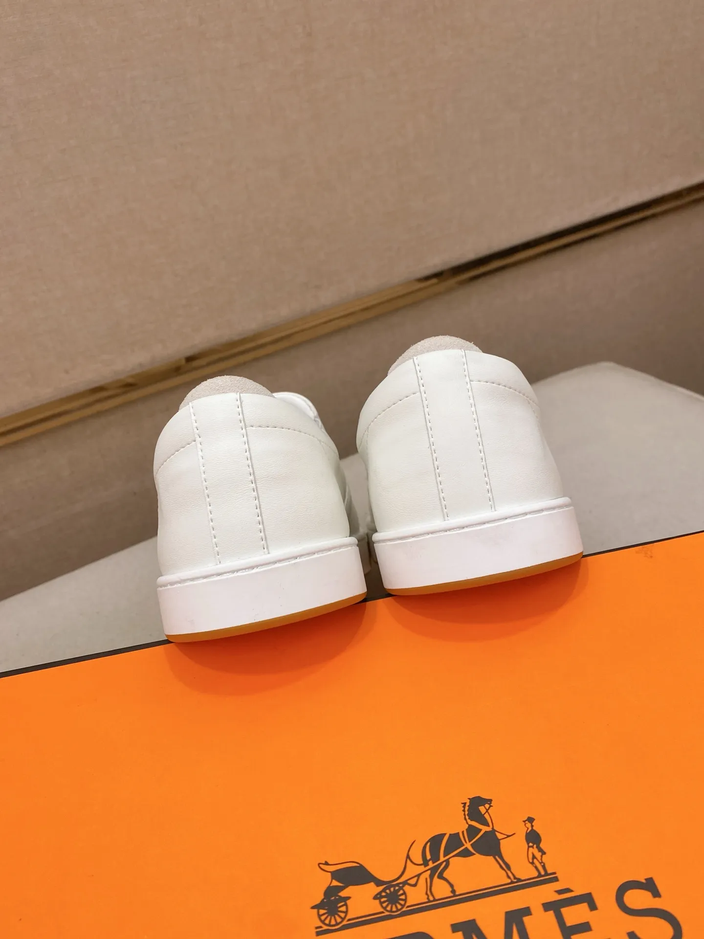 Men's clothing and shoes💰: 442💰《HERMES》【Classic original single version】Hermès; top 🔝purchase agent🔍🔍men's latest 🇺🇸 counter sales simultaneously, imported from Italy original ▲▲cowhide ▲▲ (high-end, nobility, class) ) Exquisite workmanship (Italian 🇮🇹 imported water-dyed 🐂 cowhide lining) sole: original sole provided by the original factory, ⚠️exclusive double-layer activity·TPR·rubber·combined molded outsole; super comfortable·wear-resistant·non-slip·environmental protection The real thing is more beautiful if you take the real thing (high quality, follow the order). You can enter and exit the counter at will * Number of yards: 38-44 (45 can be customized and cannot be returned or exchanged)